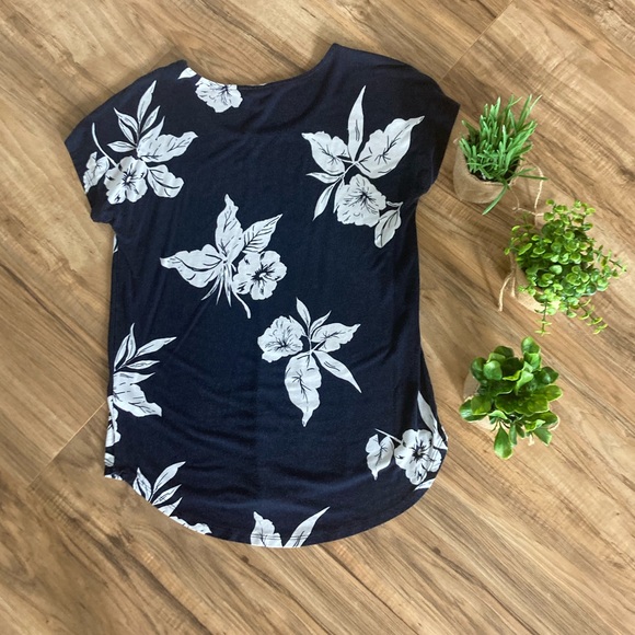 Floral print top - Picture 2 of 3